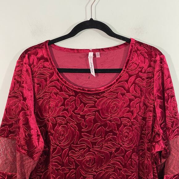 NY Collection Women Red Velvet Bell Sleeves Asymmetrical Hem Blouse Size 2X - Picture 2 of 7